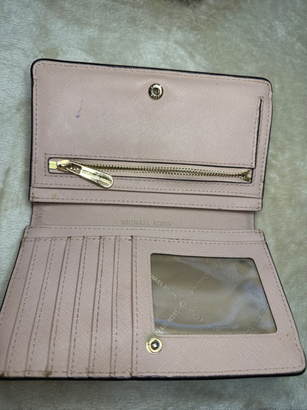 Michael Kors Pink Leather Tote with Matching Wallet - Picture 5 of 15